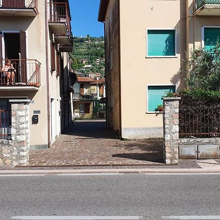 Appartamento Casa Laura Sartori Torri Del Benaco Esterno foto